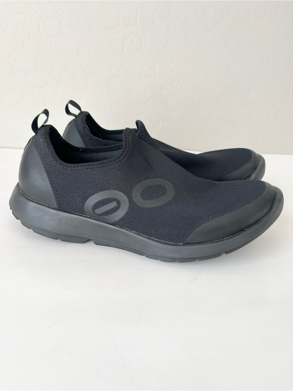 OOFOS OOmg Sport Slip-On Recovery Shoes Black 11